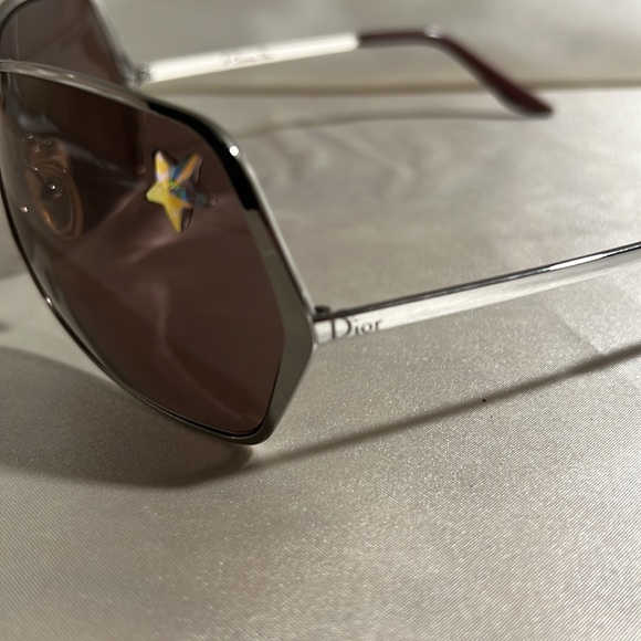 Dior Sunglasses with Star Embellishment - Picture 2 of 5